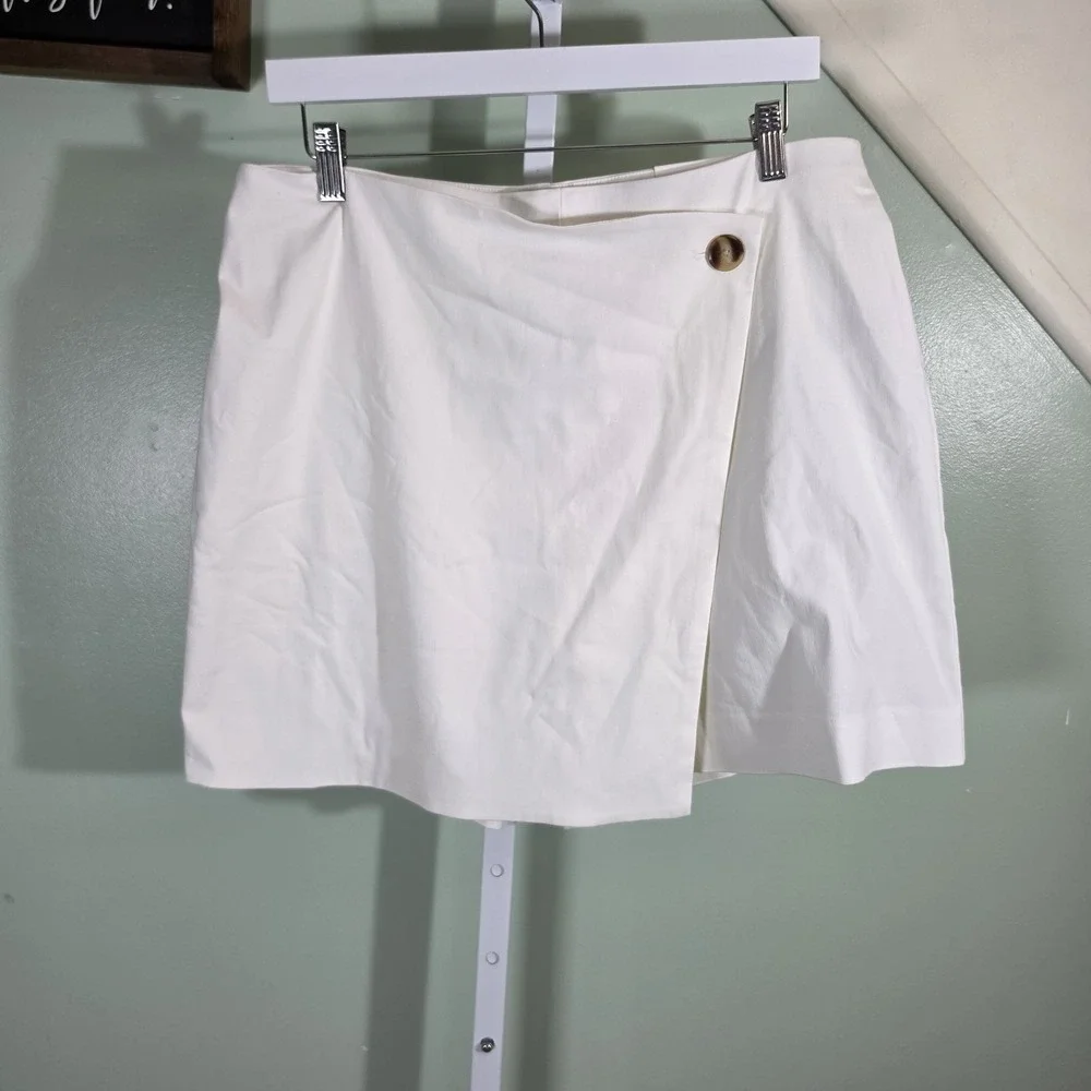 Chicos‎ Brigitte Pull On Assymetrical Wrap Skort Alablaster Size 2 (Large 12/14)